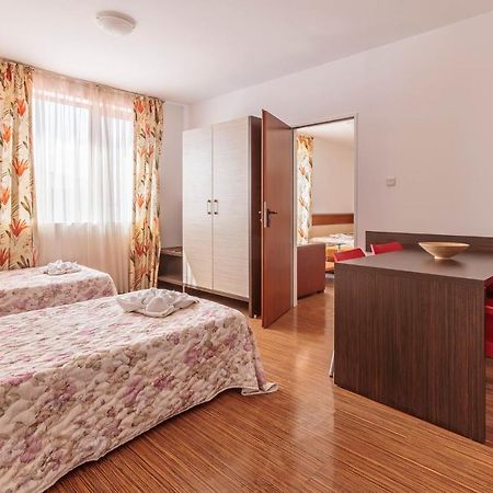 Guest Apartments Co Morenia Slantchev Briag Extérieur photo