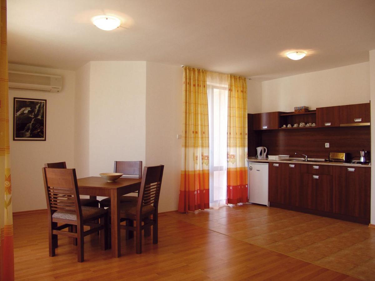 Guest Apartments Co Morenia Slantchev Briag Extérieur photo