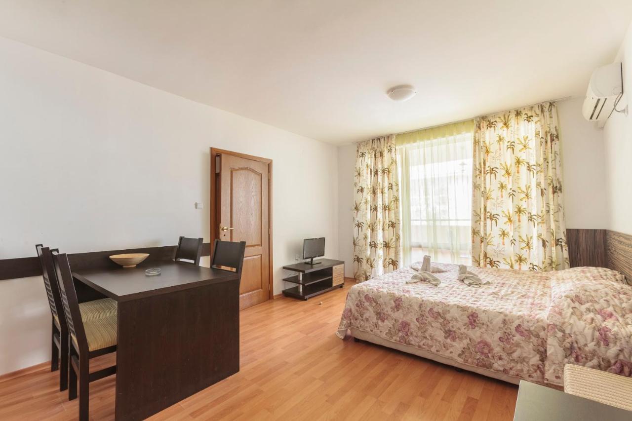 Guest Apartments Co Morenia Slantchev Briag Extérieur photo